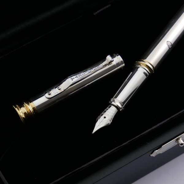 Yard O Led Regent Special Edition fountain pen